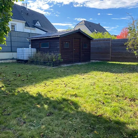 Holiday home Maison 2 Avec Jardin Et Garage Chamigny
